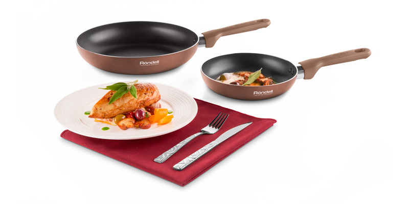 Куриная грудка с грибным соусом и оливками