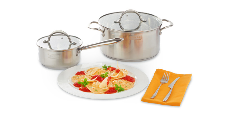 Равиоли с томатным соусом и пармезаном