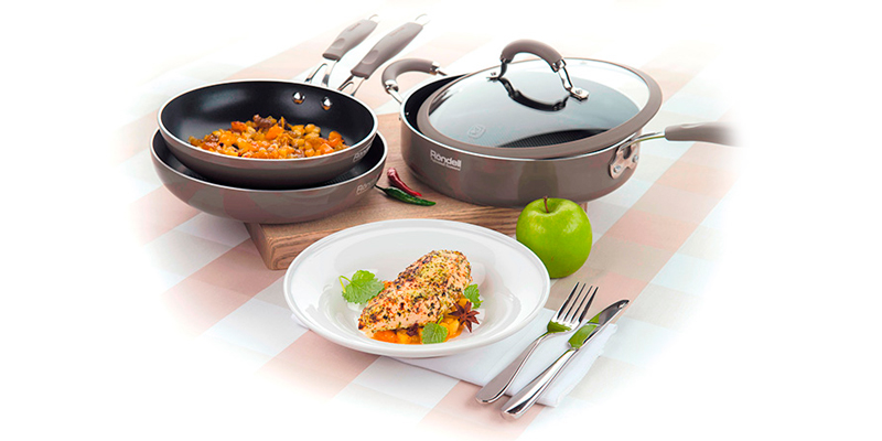 Куриная грудка с яблочным чатни