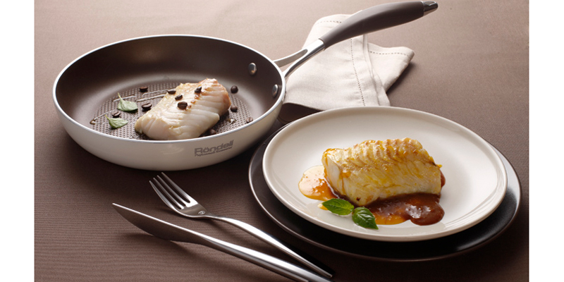 Филе трески с ароматом кофе и шоколадно-апельсиновым соусом