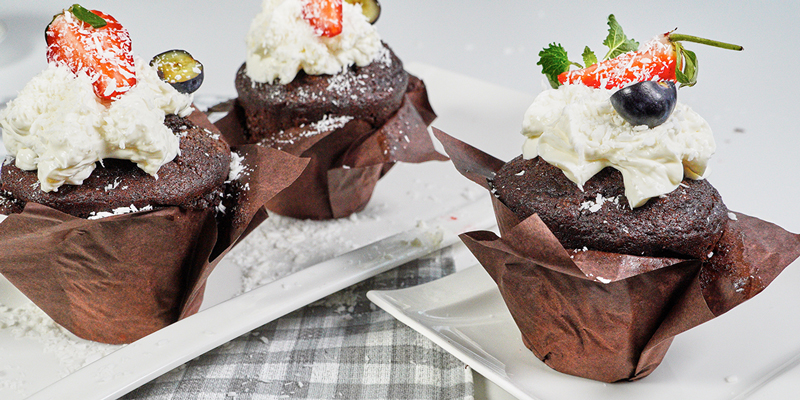 Шоколадные капкейки с кремом