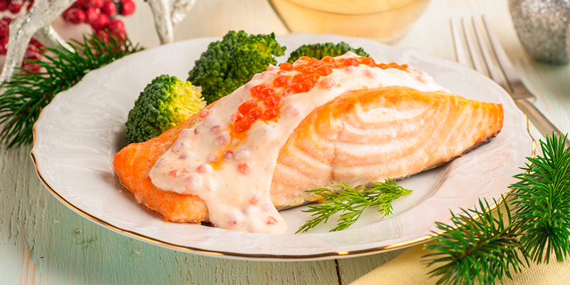 Запеченный лосось под сливочным соусом